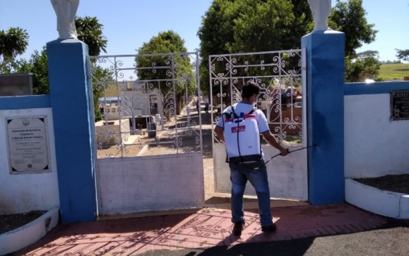 Prefeitura de Piquerobi em parceria com Vigilância Epidemiológica realizam Higienização no Cemitério Municipal em virtud