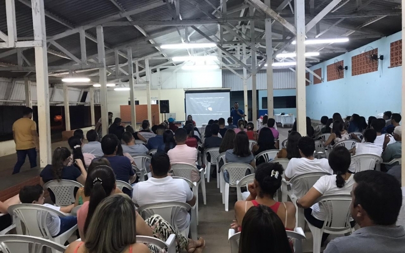 Palestra motivacional reúne cerca de 80 pessoas em Piquerobi