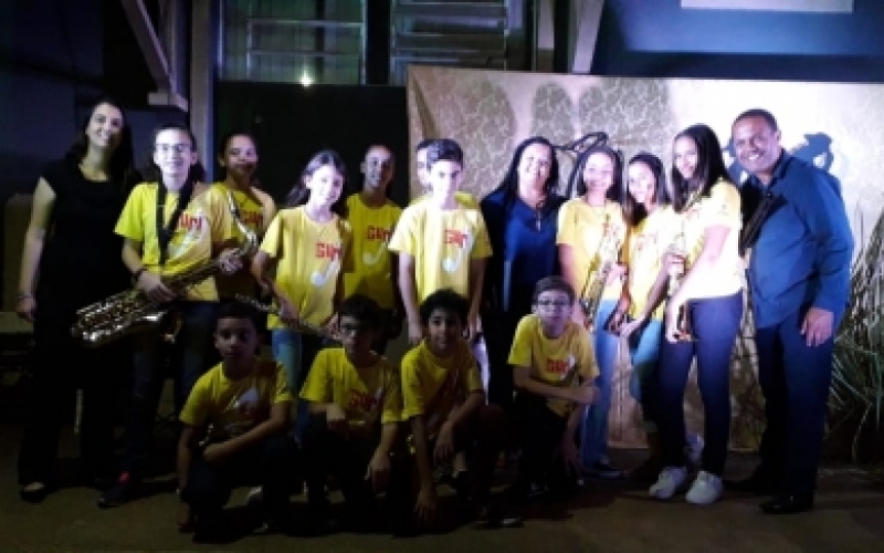 Apresentação musical reúne 130 pessoas em Piquerobi